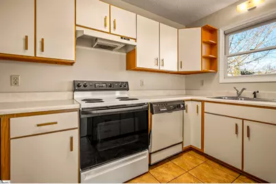 77 Chestnut Street Oak Hall #301, Tryon, NC 28782 - Photo 12