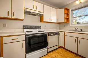 77 Chestnut St, Tryon, NC 28782 - Photo 12