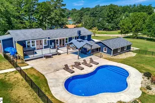 221 Lakeside Dr, Seneca, SC 29672 - Photo 2