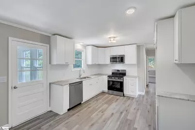 107 Carriage Lane, Simpsonville, SC 29681 - Photo 8