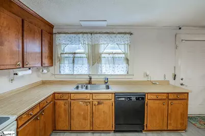 10676 Augusta Road, Belton, SC 29627 - Photo 8