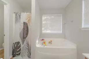 223 Stockbridge Dr, Spartanburg, SC 29301 - Photo 16