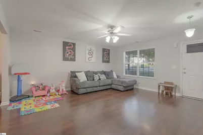 223 Stockbridge Drive, Spartanburg, SC 29301 - Photo 4