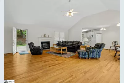 208 W Durham Street, Landrum, SC 29356 - Photo 6