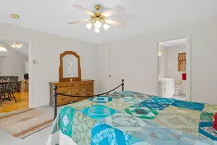 208 W Durham St, Landrum, SC 29356 - Photo 14