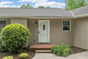 208 W Durham St, Landrum, SC 29356 - Photo 4