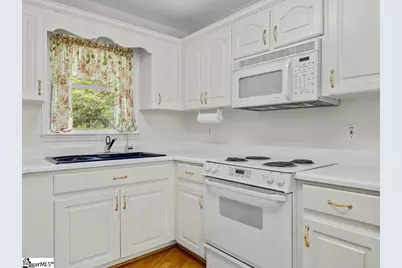 208 W Durham Street, Landrum, SC 29356 - Photo 10