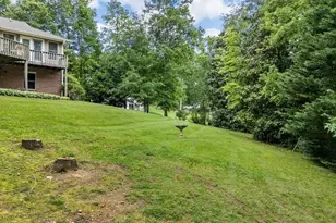 208 W Durham St, Landrum, SC 29356 - Photo 34