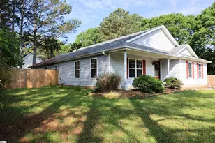 424 Shore Line Dr, Anderson, SC 29626 - Photo 2