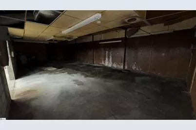 146 N Trade Avenue, Landrum, SC 29356 - Photo 10