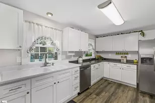 2444 Abner Creek Rd, Duncan, SC 29334 - Photo 8