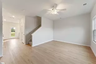 102 Denham Dr, Taylors, SC 29687 - Photo 2