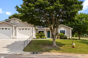 2 Hillview Dr, Greenville, SC 29615 - Photo 2