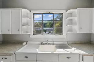 6 Duke St, Greenville, SC 29605 - Photo 12