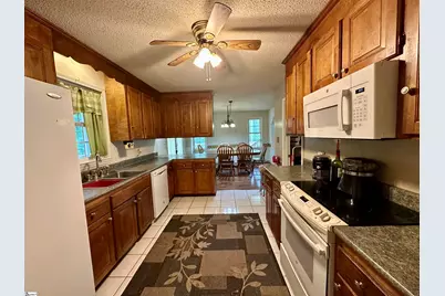 693 Grandwood Boulevard, Gray Court, SC 29645 - Photo 10