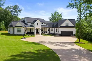 421 Lynn Rd, Taylors, SC 29687 - Photo 2