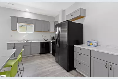 904 W Hampton Street, Laurens, SC 29360 - Photo 10