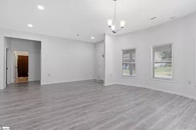 904 W Hampton Street, Laurens, SC 29360 - Photo 8