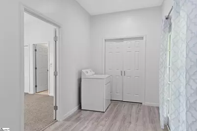 904 W Hampton Street, Laurens, SC 29360 - Photo 16