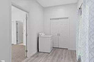 904 W Hampton St, Laurens, SC 29360 - Photo 16