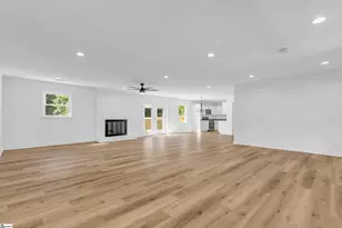 2 Melbourne Ln, Greenville, SC 29615 - Photo 4