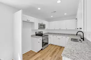 2 Melbourne Ln, Greenville, SC 29615 - Photo 12