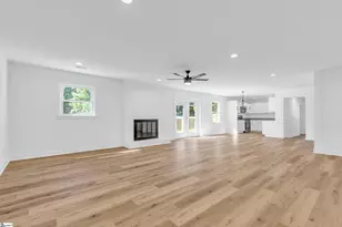 2 Melbourne Ln, Greenville, SC 29615 - Photo 6
