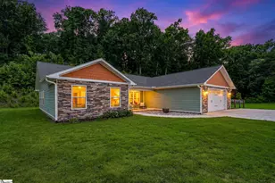 115 Albert St, Landrum, SC 29356 - Photo 2