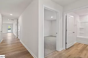 509 Whitewater Rdg, Seneca, SC 29678 - Photo 2