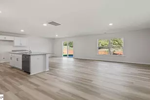 511 Whitewater Rdg, Seneca, SC 29678 - Photo 4