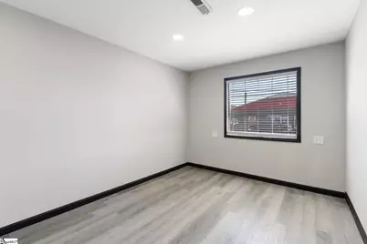 327 W Main Street, Clinton, SC 29325 - Photo 18