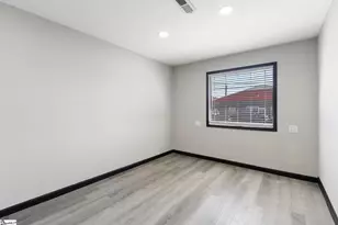 327 W Main St, Clinton, SC 29325 - Photo 18