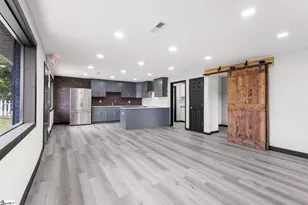 327 W Main St, Clinton, SC 29325 - Photo 8