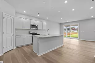 1212 Fox Holw St, Spartanburg, SC 29303 - Photo 6