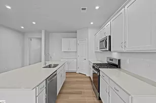 1212 Fox Holw St, Spartanburg, SC 29303 - Photo 8