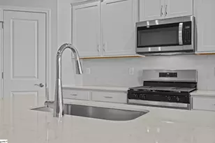 1212 Fox Holw St, Spartanburg, SC 29303 - Photo 10