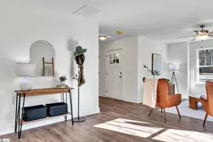 402 Woodland Cir, Belton, SC 29627 - Photo 2