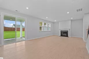 1172 Fox Holw St, Spartanburg, SC 29303 - Photo 8