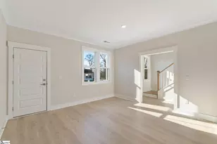 202 Highland St, Taylors, SC 29687 - Photo 4