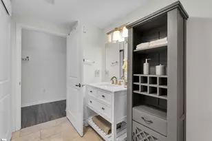 100 E Washington St, Greenville, SC 29601 - Photo 10