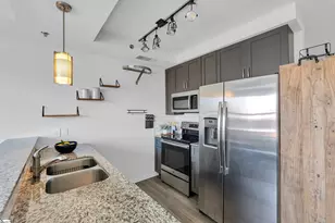 100 E Washington St, Greenville, SC 29601 - Photo 6