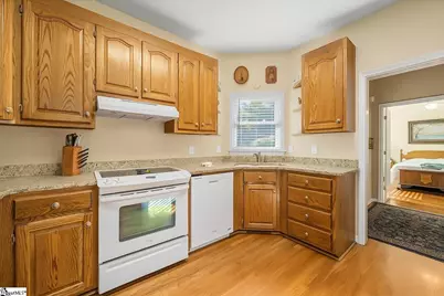 108 Commons Drive, Easley, SC 29642 - Photo 2