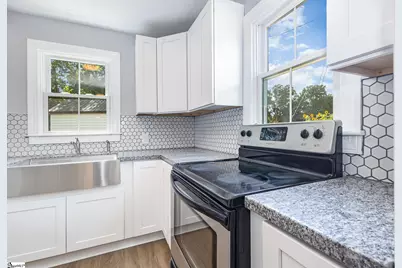 121 E Decatur Street, Greenville, SC 29617 - Photo 10