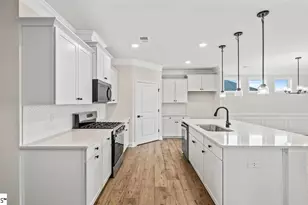 1914 Crumhorn Ave, Boiling Springs, SC 29316 - Photo 10