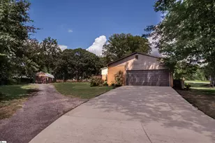 303 Robinall Dr, Easley, SC 29642 - Photo 8