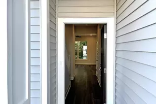 400 Ridgepark Ln, Greenville, SC 29607 - Photo 2