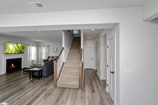 200 Hollythorpe Ln, Fountain Inn, SC 29644 - Photo 8