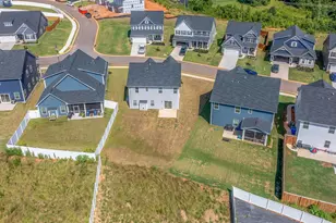 200 Hollythorpe Ln, Fountain Inn, SC 29644 - Photo 26