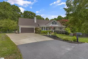 123 Crompton Dr, Pelzer, SC 29669 - Photo 2