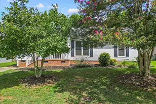 117 Oak Valley Dr, Simpsonville, SC 29681 - Photo 2